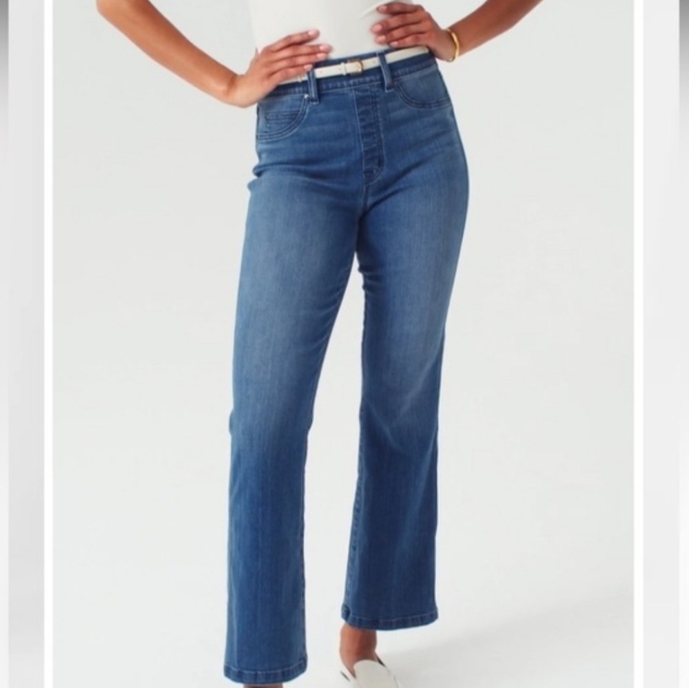 NWT SPANX Kick Flare Crop Jeans In Vintage Indigo Sz Medium - Picture 2 of 9